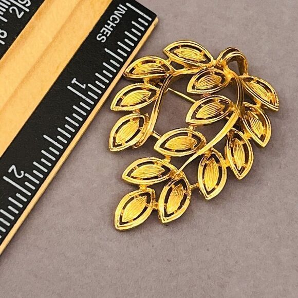 Vintage Napier Brooch Gold Tone Abstract Leaf Leaves Brushed Textured Pin 4137 - Picture 7 of 8